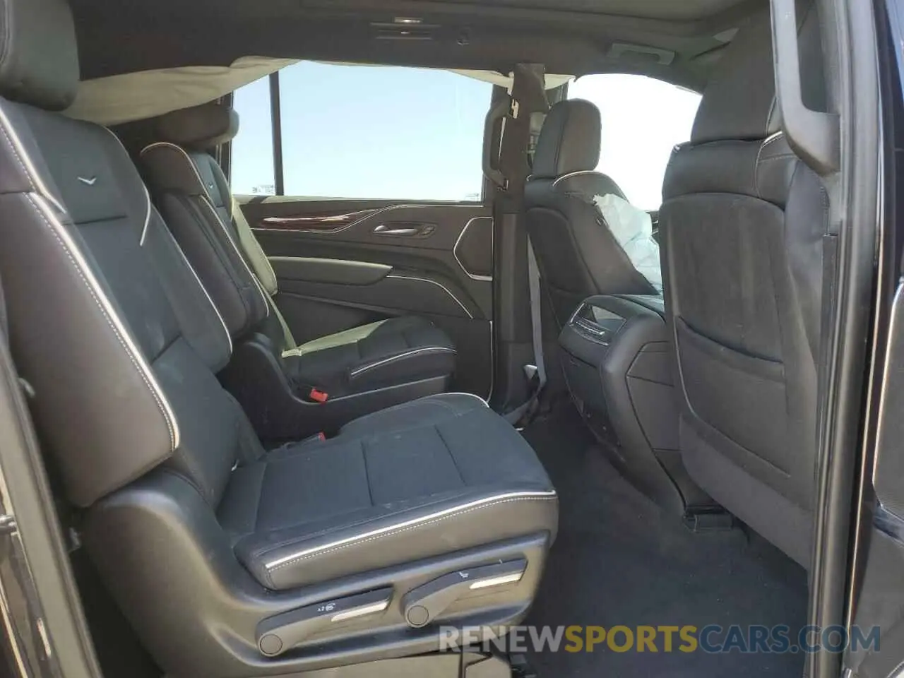 11 fotografías del automóvil dañado 1GYS4KKL8NR149625 CADILLAC ESCALADE 2022