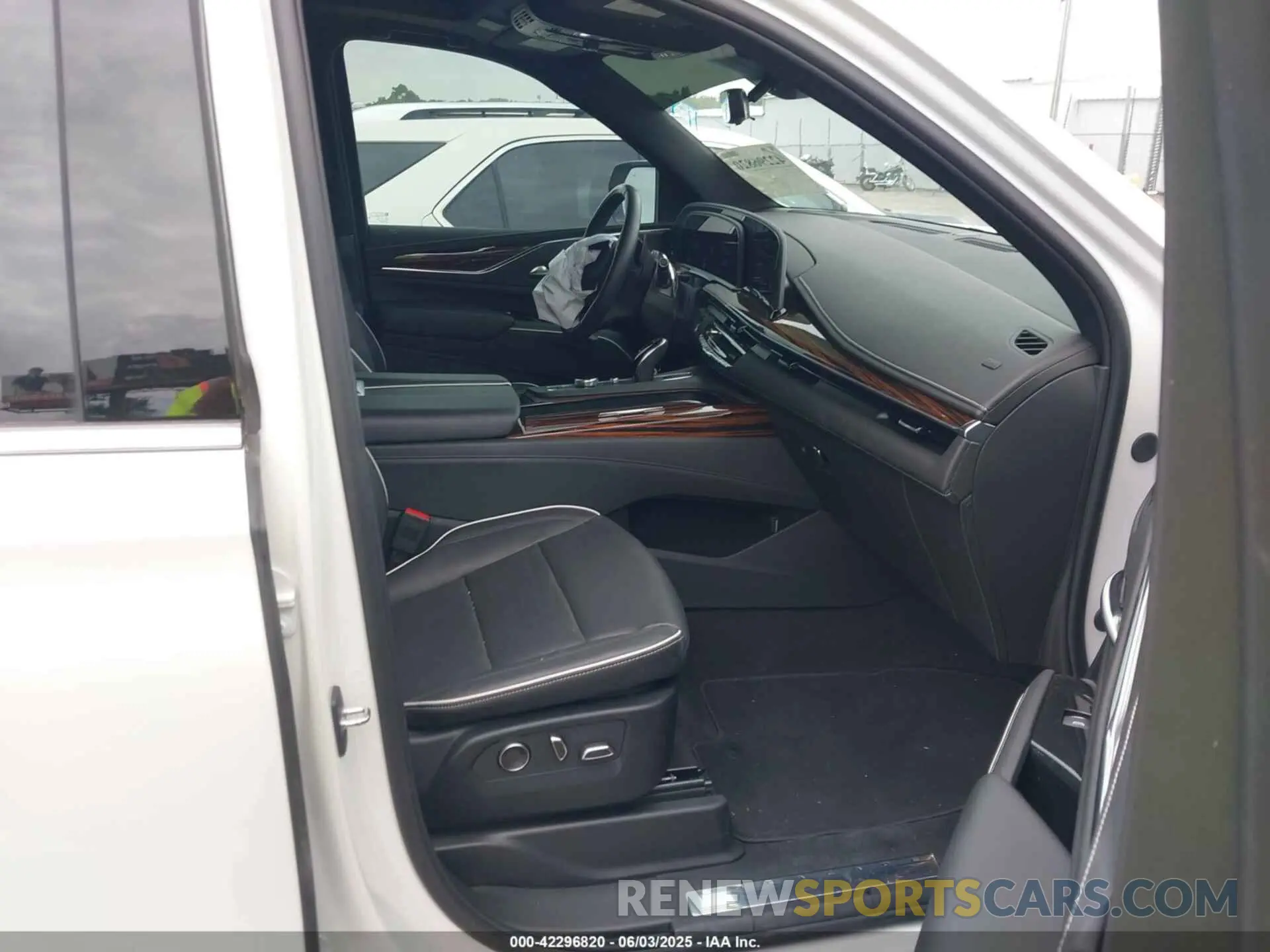 5 fotografías del automóvil dañado 1GYS4BKL5PR512191 CADILLAC ESCALADE 2023