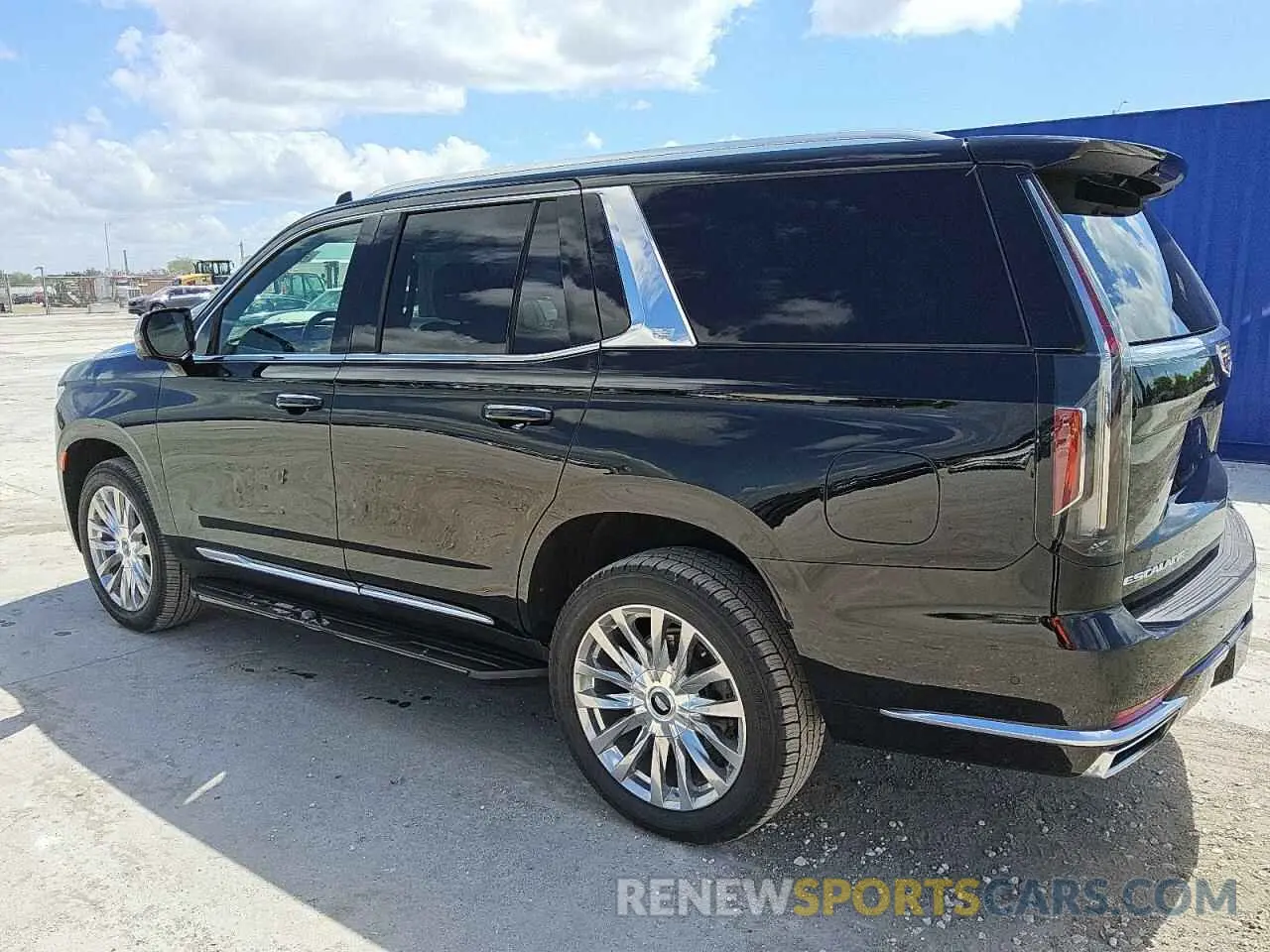 2 fotografías del automóvil dañado 1GYS4BKL7PR332923 CADILLAC ESCALADE 2023