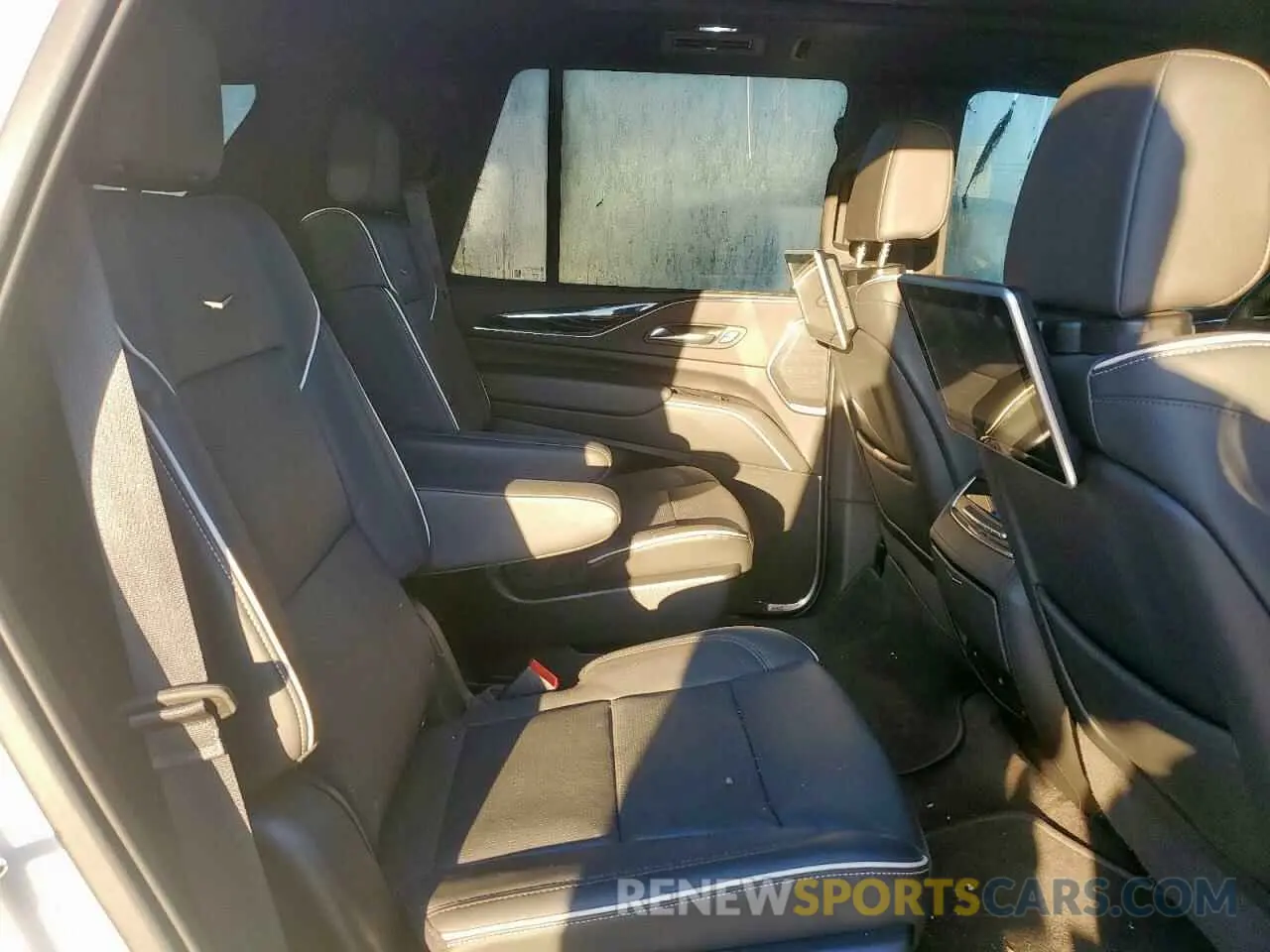 11 fotografías del automóvil dañado 1GYS4FKL6PR280319 CADILLAC ESCALADE 2023
