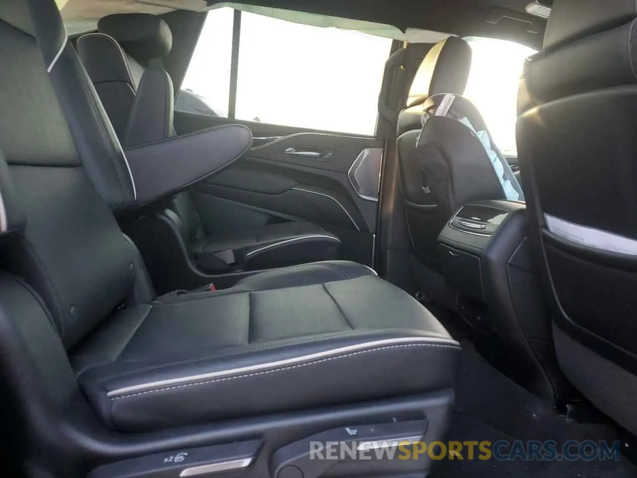 11 fotografías del automóvil dañado 1GYS4FKLXPR131637 CADILLAC ESCALADE 2023