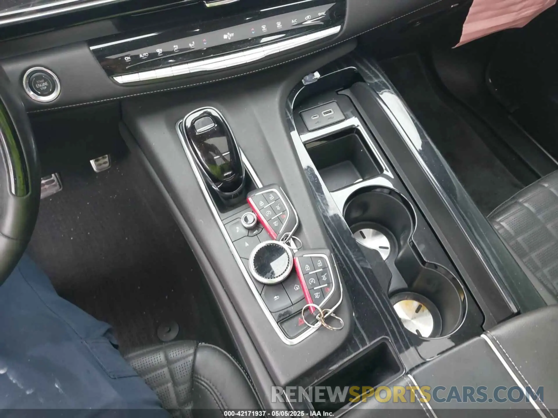 11 fotografías del automóvil dañado 1GYS4HK97PR524995 CADILLAC ESCALADE 2023