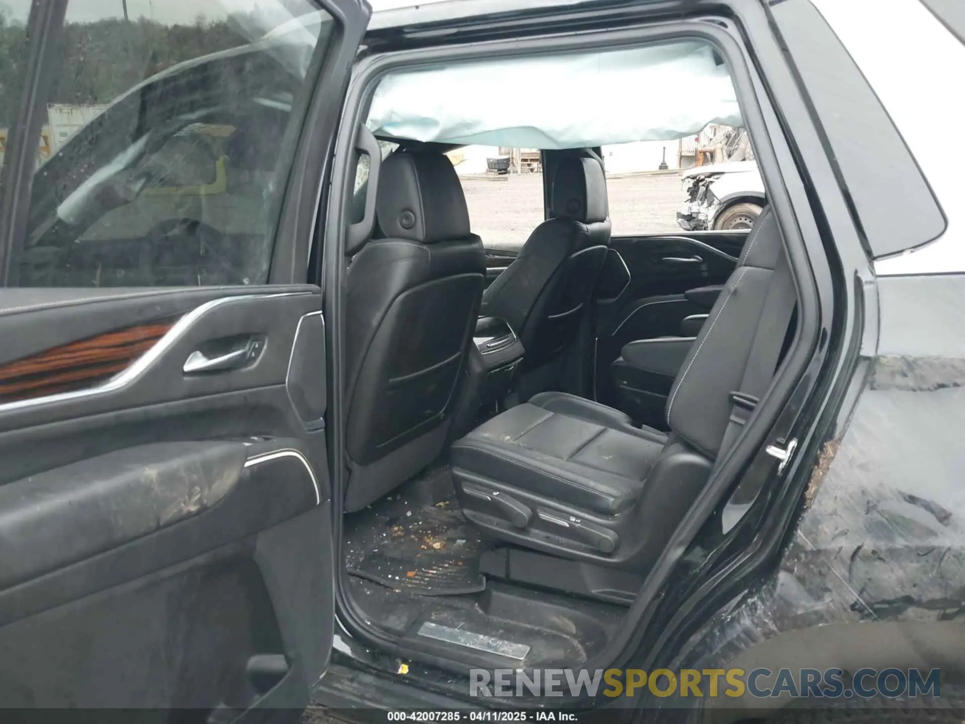 8 fotografías del automóvil dañado 1GYS4AKLXRR116951 CADILLAC ESCALADE 2024