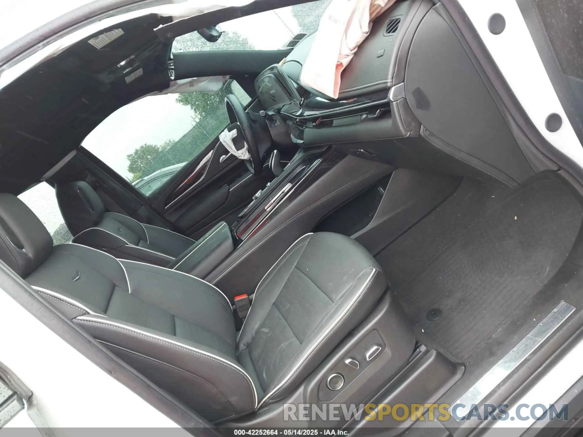 5 fotografías del automóvil dañado 1GYS4EKL1RR351567 CADILLAC ESCALADE 2024