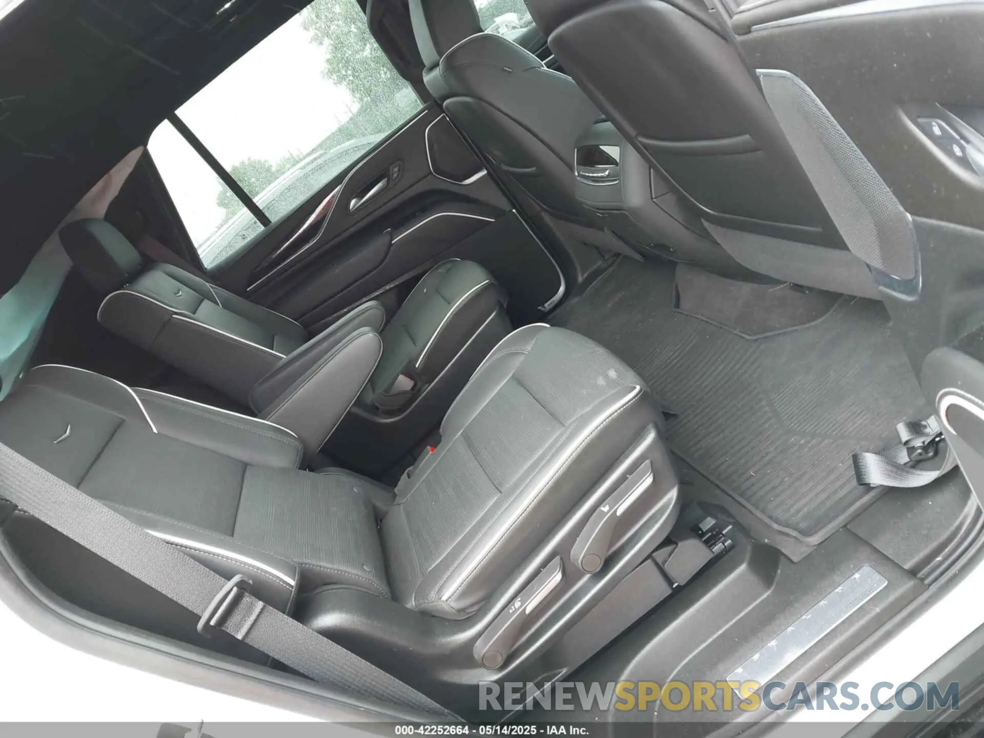 8 fotografías del automóvil dañado 1GYS4EKL1RR351567 CADILLAC ESCALADE 2024
