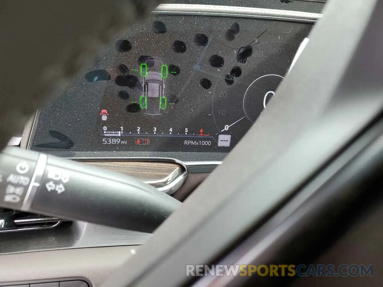 9 fotografías del automóvil dañado 1GYS4FKL4RR310968 CADILLAC ESCALADE 2024