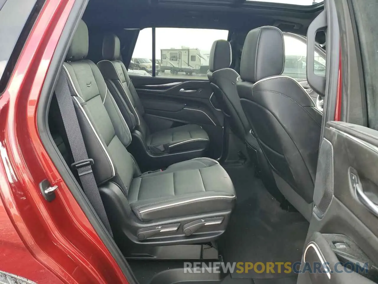 11 fotografías del automóvil dañado 1GYS4FKL9RR185627 CADILLAC ESCALADE 2024