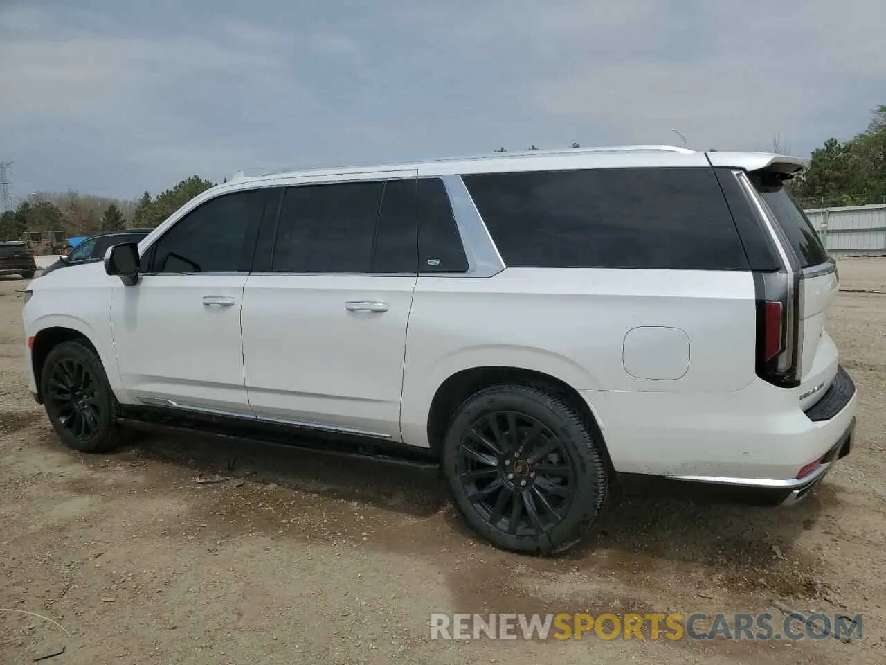 2 fotografías del automóvil dañado 1GYS4LKL6RR181811 CADILLAC ESCALADE 2024