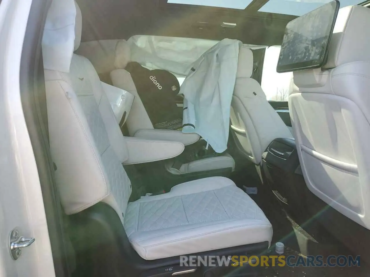 11 fotografías del automóvil dañado 1GYS9RRLXSR102771 CADILLAC ESCALADE 2025