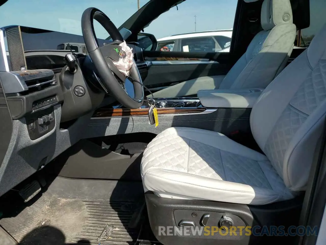 7 fotografías del automóvil dañado 1GYS9RRLXSR102771 CADILLAC ESCALADE 2025