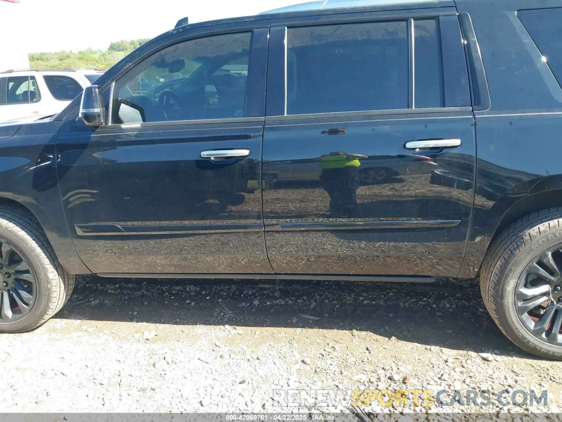 14 fotografías del automóvil dañado 1GYS4HKJXKR389014 CADILLAC ESCALADE ESV 2019