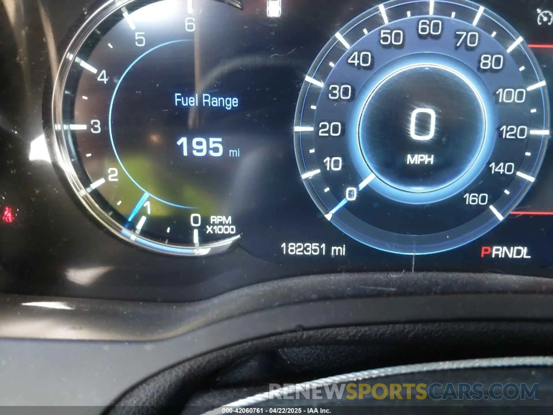 15 fotografías del automóvil dañado 1GYS4HKJXKR389014 CADILLAC ESCALADE ESV 2019
