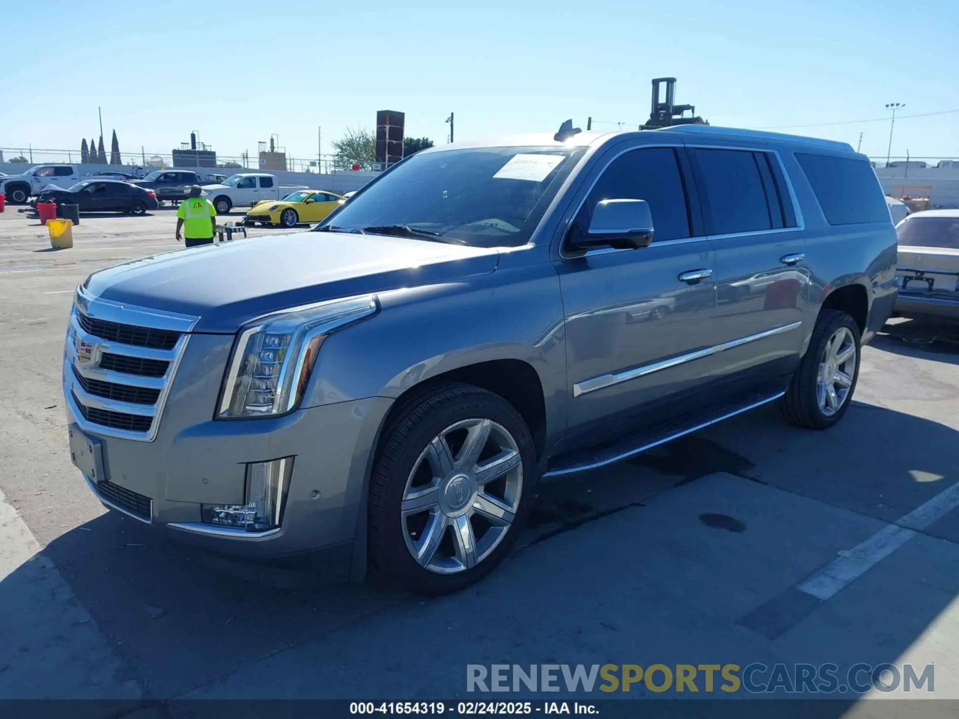 2 fotografías del automóvil dañado 1GYS3HKJ3LR224930 CADILLAC ESCALADE ESV 2020
