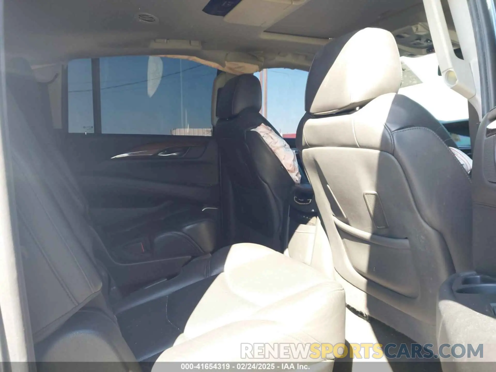8 fotografías del automóvil dañado 1GYS3HKJ3LR224930 CADILLAC ESCALADE ESV 2020
