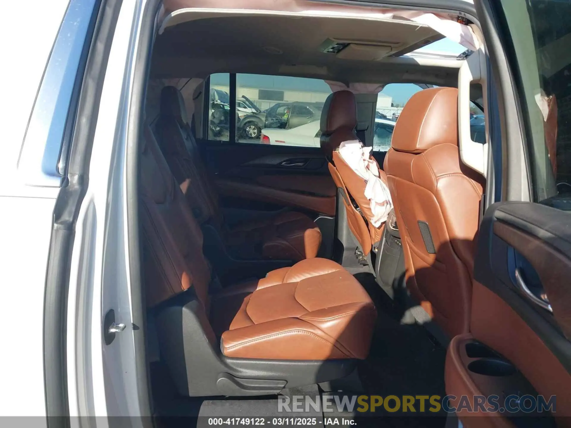 8 fotografías del automóvil dañado 1GYS3HKJ9LR130423 CADILLAC ESCALADE ESV 2020