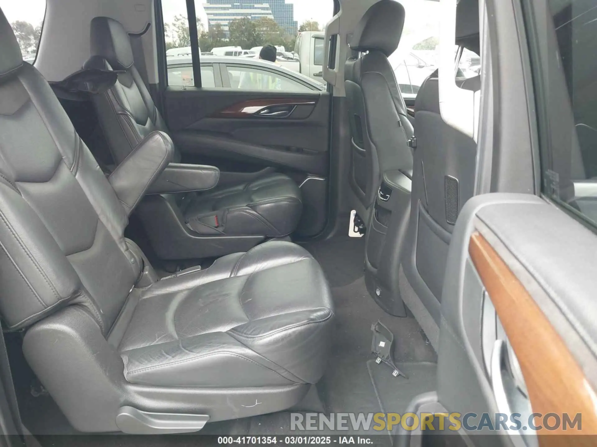 8 fotografías del automóvil dañado 1GYS4GKJ6LR270968 CADILLAC ESCALADE ESV 2020
