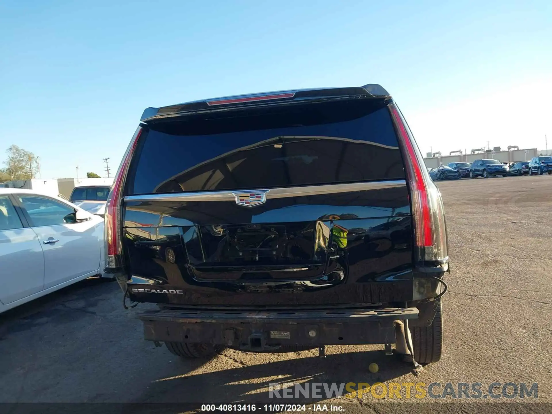 17 fotografías del automóvil dañado 1GYS4HKJ3LR181834 CADILLAC ESCALADE ESV 2020