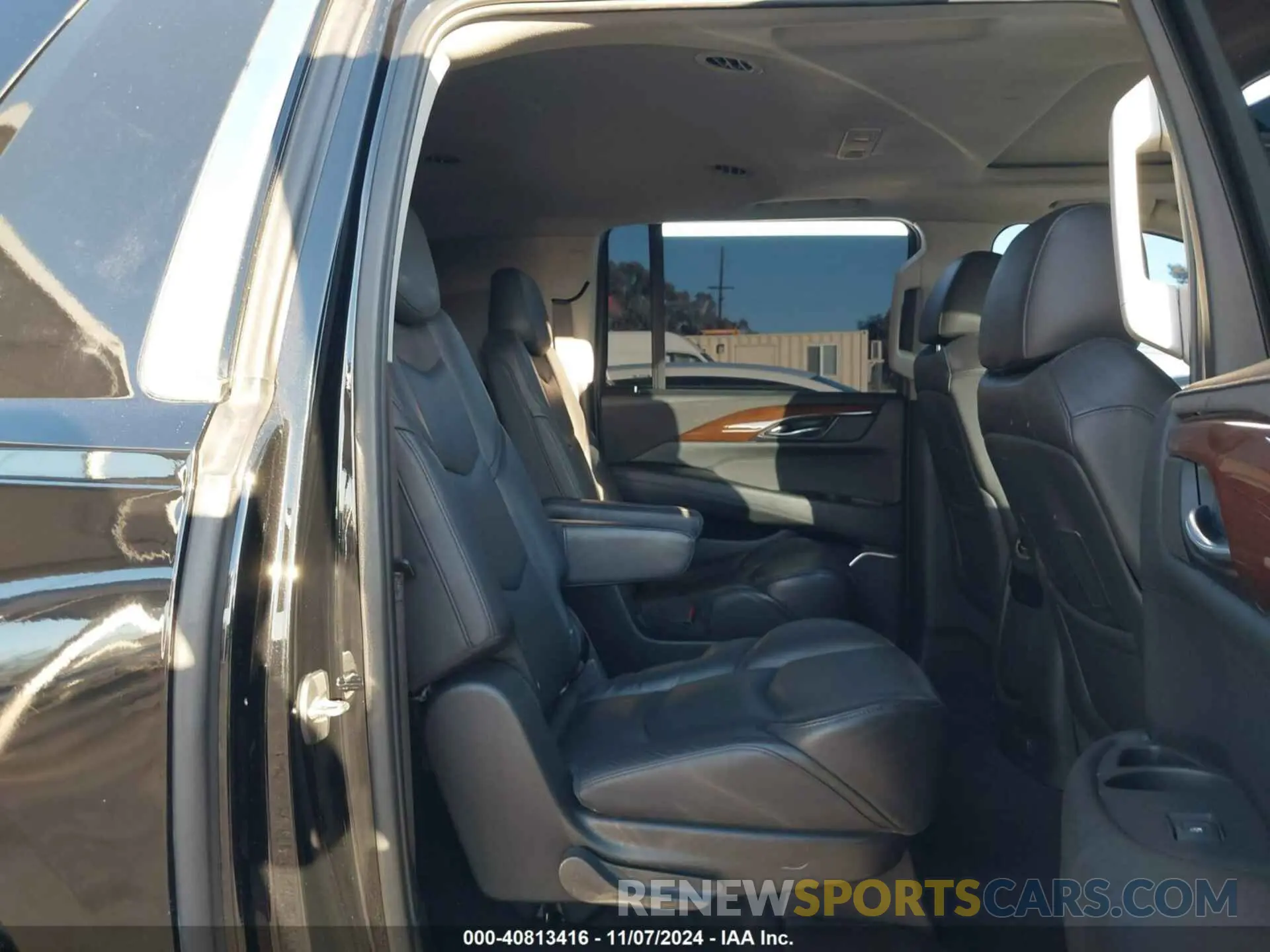 8 fotografías del automóvil dañado 1GYS4HKJ3LR181834 CADILLAC ESCALADE ESV 2020
