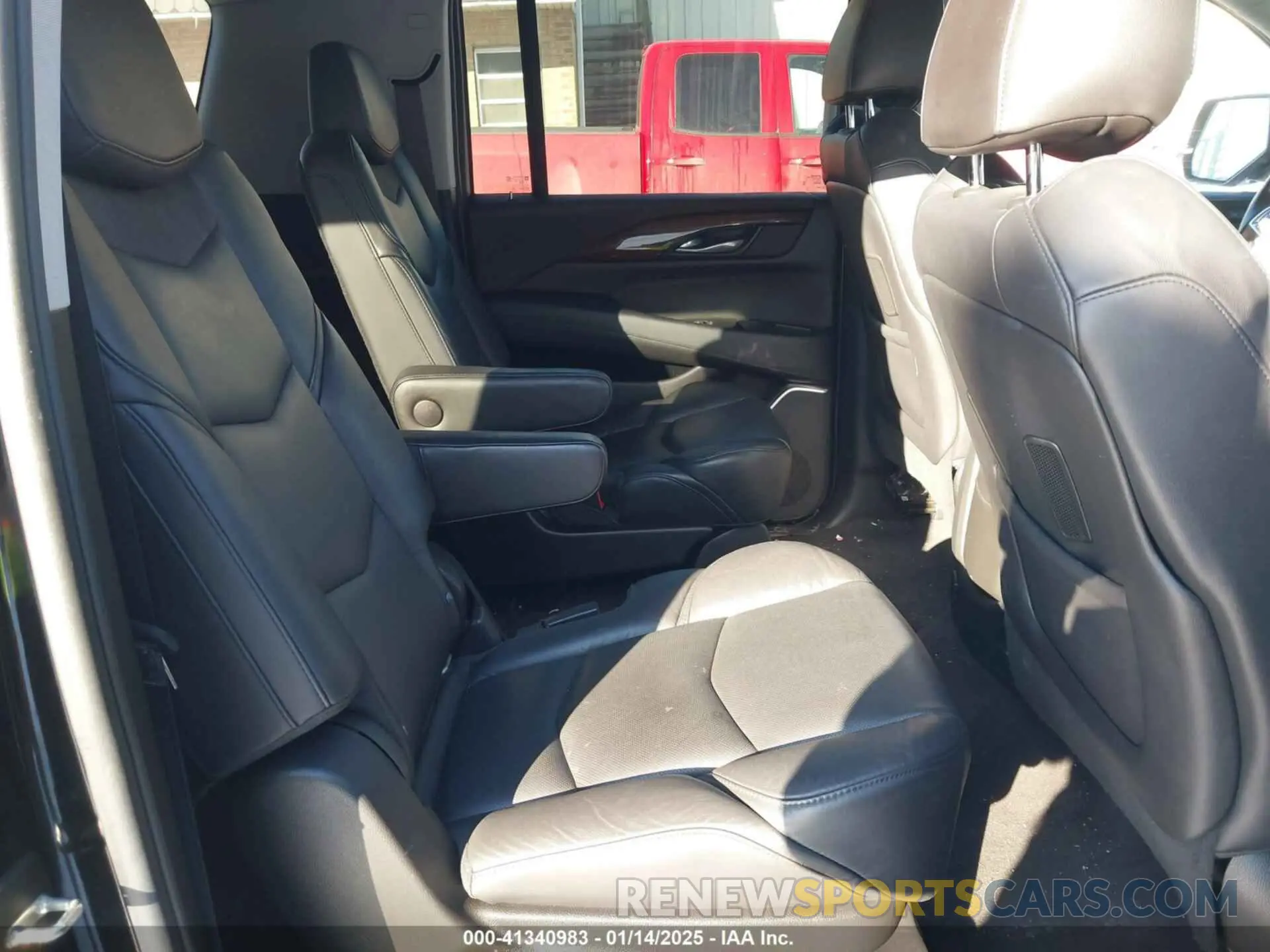 8 fotografías del automóvil dañado 1GYS4JKJ2LR231968 CADILLAC ESCALADE ESV 2020