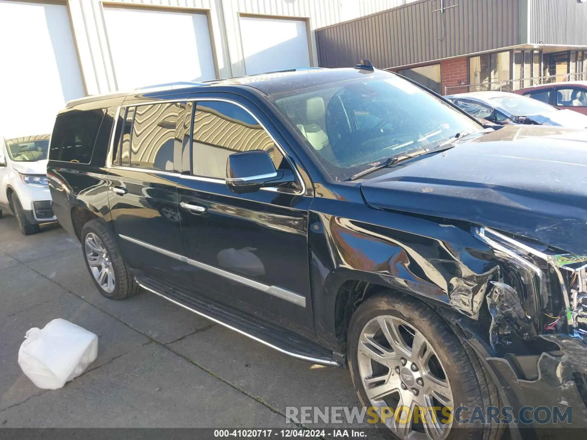 13 fotografías del automóvil dañado 1GYS4JKJ3LR218565 CADILLAC ESCALADE ESV 2020
