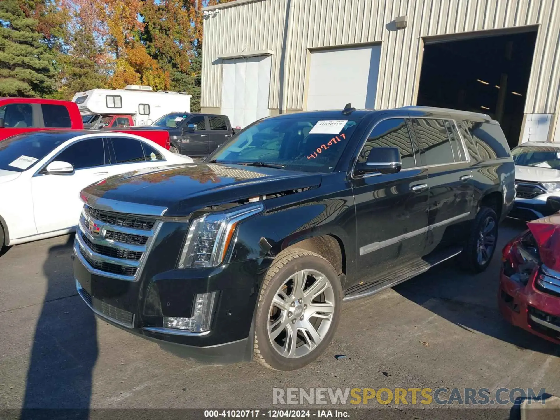 2 fotografías del automóvil dañado 1GYS4JKJ3LR218565 CADILLAC ESCALADE ESV 2020