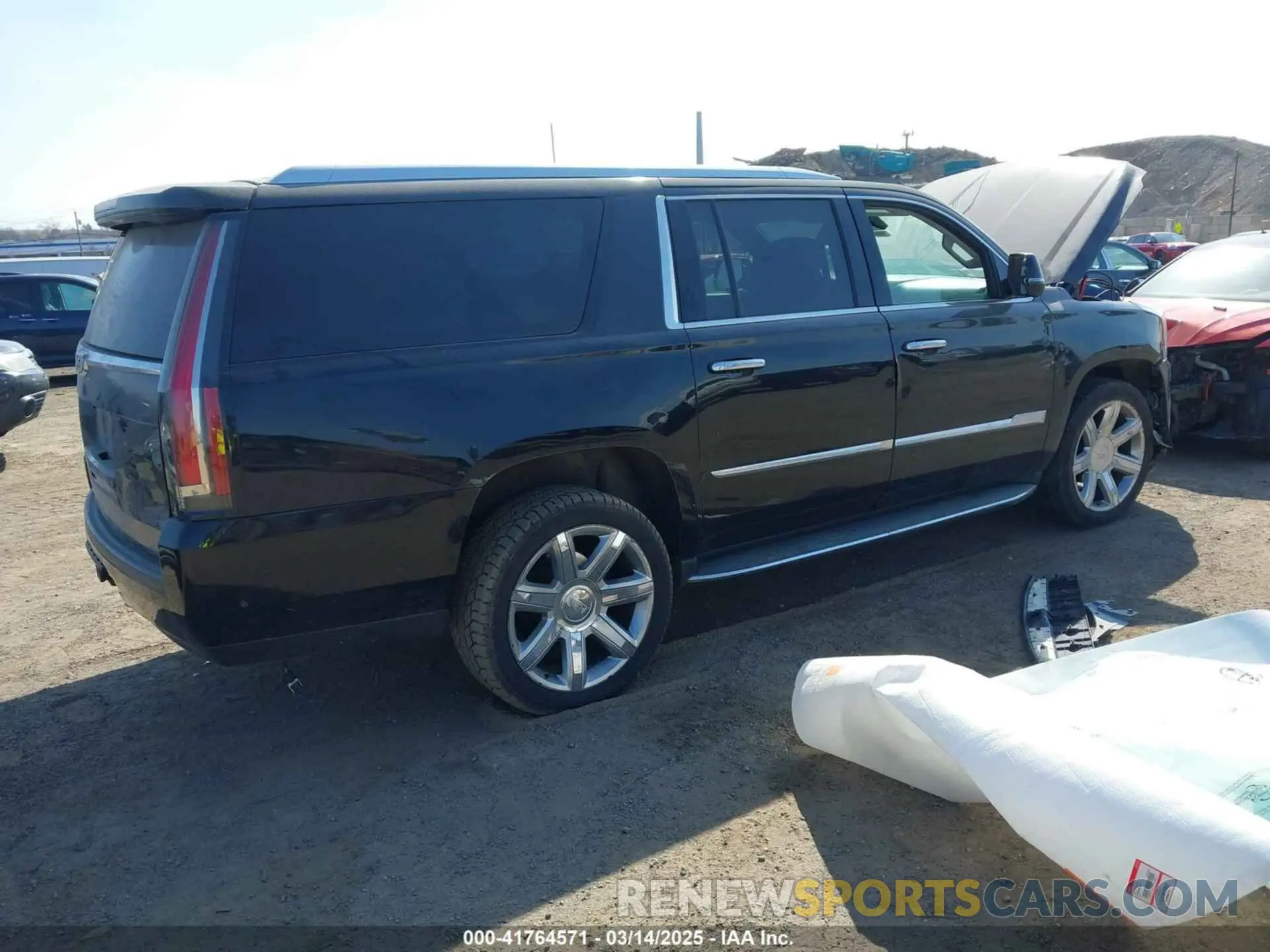 4 fotografías del automóvil dañado 1GYS4JKJXLR271943 CADILLAC ESCALADE ESV 2020