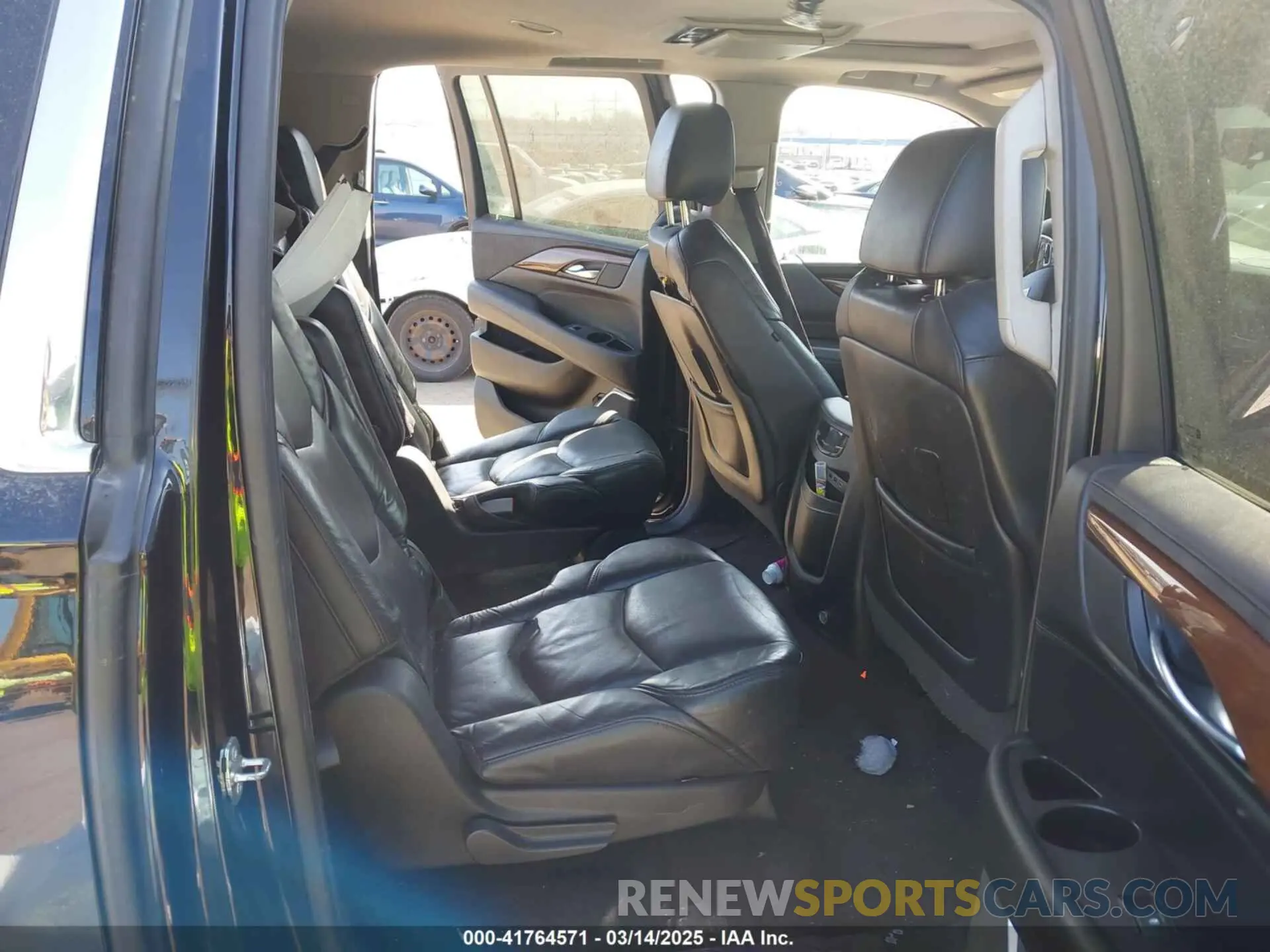 8 fotografías del automóvil dañado 1GYS4JKJXLR271943 CADILLAC ESCALADE ESV 2020