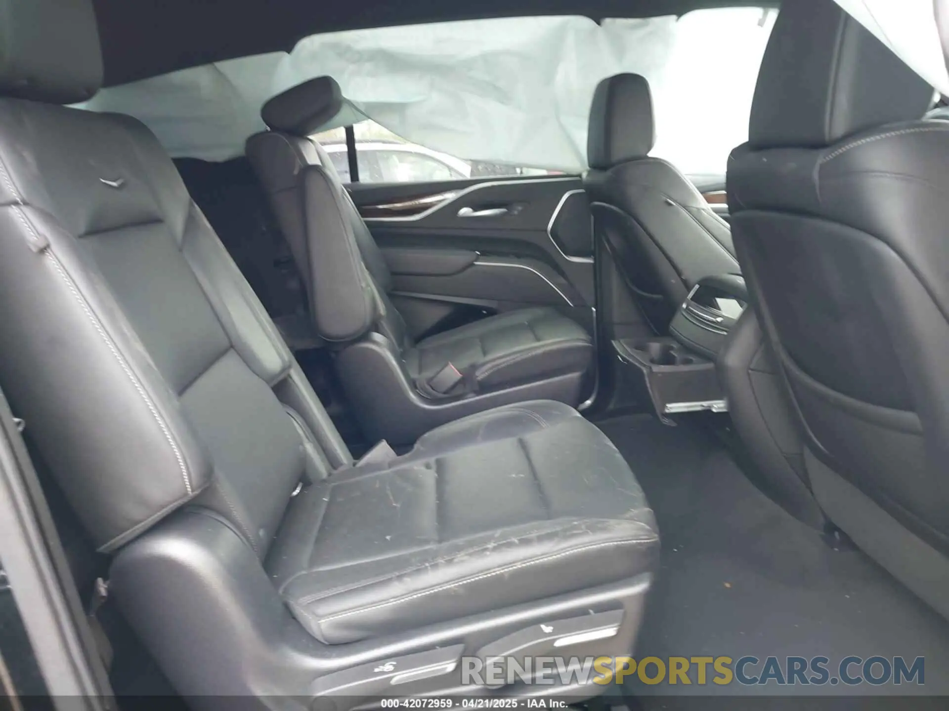 8 fotografías del automóvil dañado 1GYS4JKL2MR355998 CADILLAC ESCALADE ESV 2021