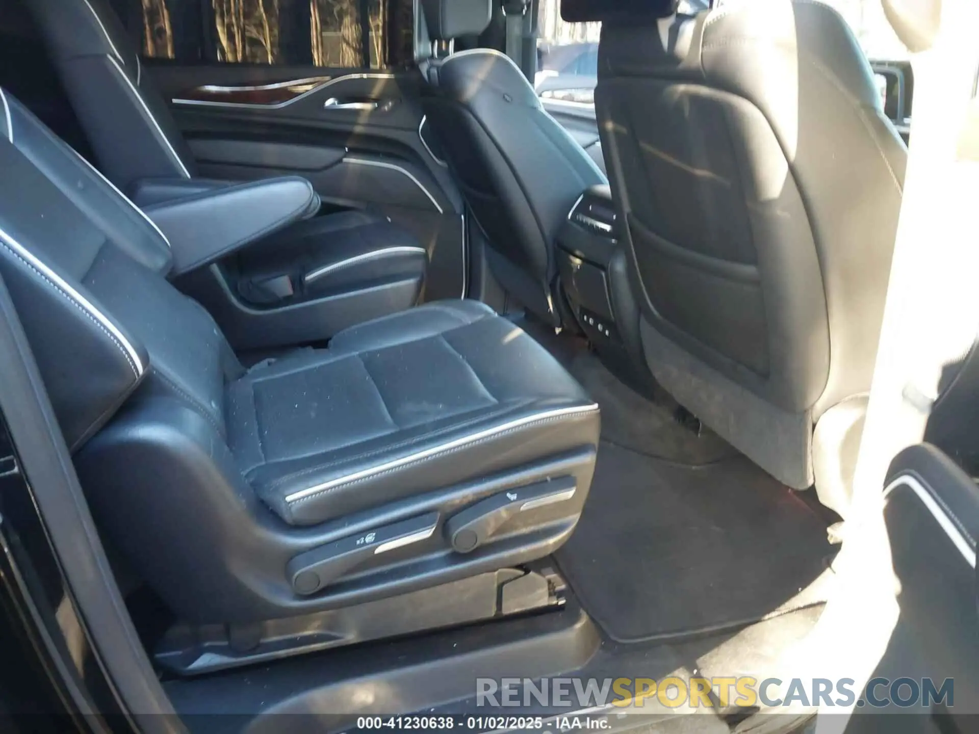 8 fotografías del automóvil dañado 1GYS4KKL9MR477201 CADILLAC ESCALADE ESV 2021