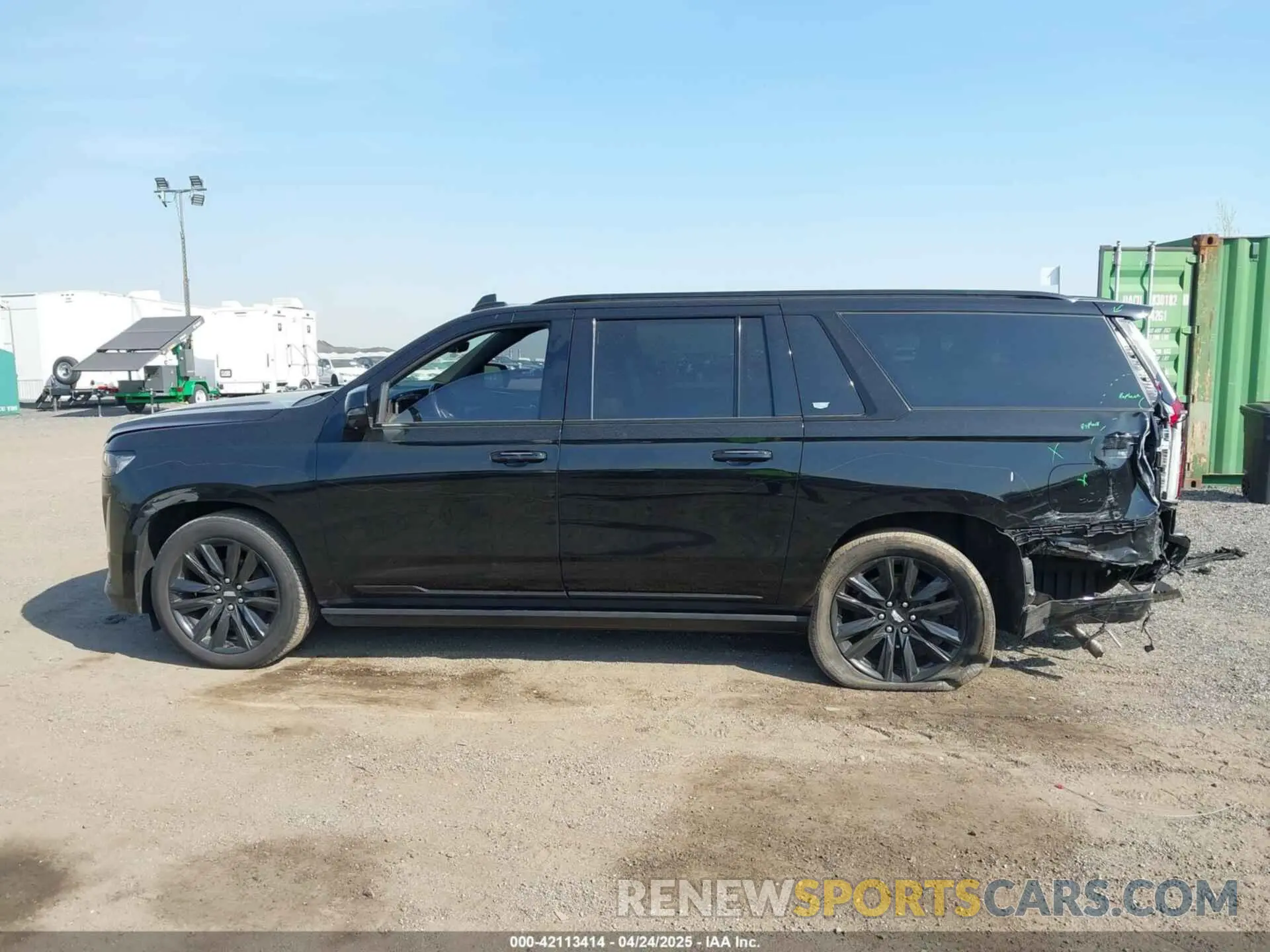 14 fotografías del automóvil dañado 1GYS4PKL2MR228185 CADILLAC ESCALADE ESV 2021