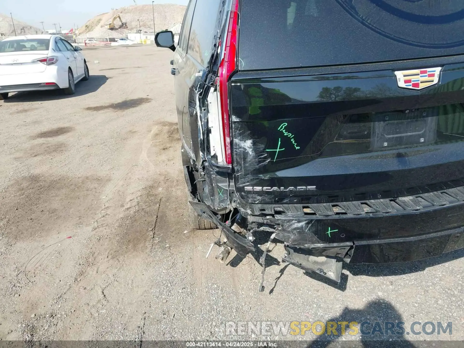 18 fotografías del automóvil dañado 1GYS4PKL2MR228185 CADILLAC ESCALADE ESV 2021