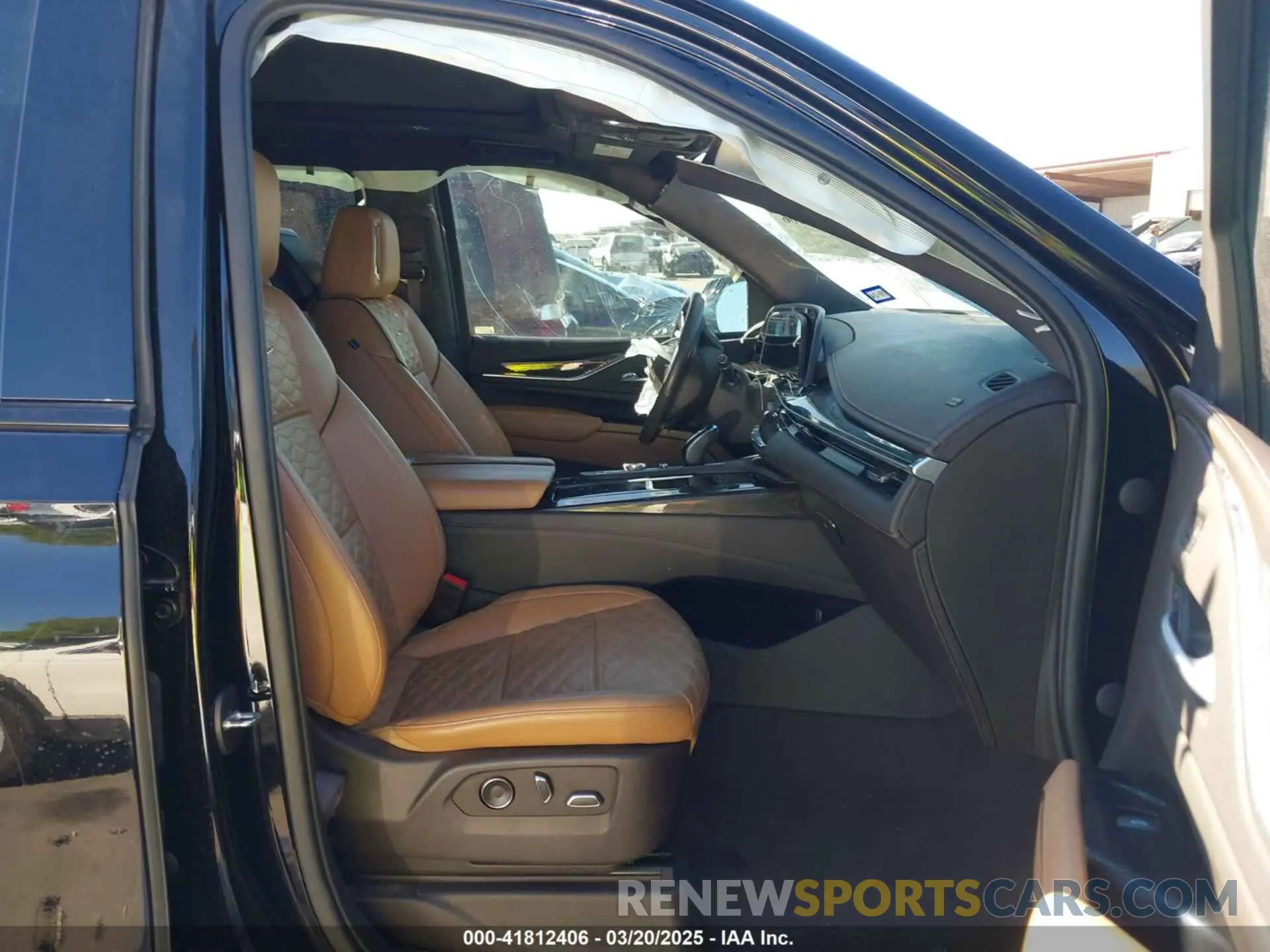 5 fotografías del automóvil dañado 1GYS4PKL3MR341773 CADILLAC ESCALADE ESV 2021