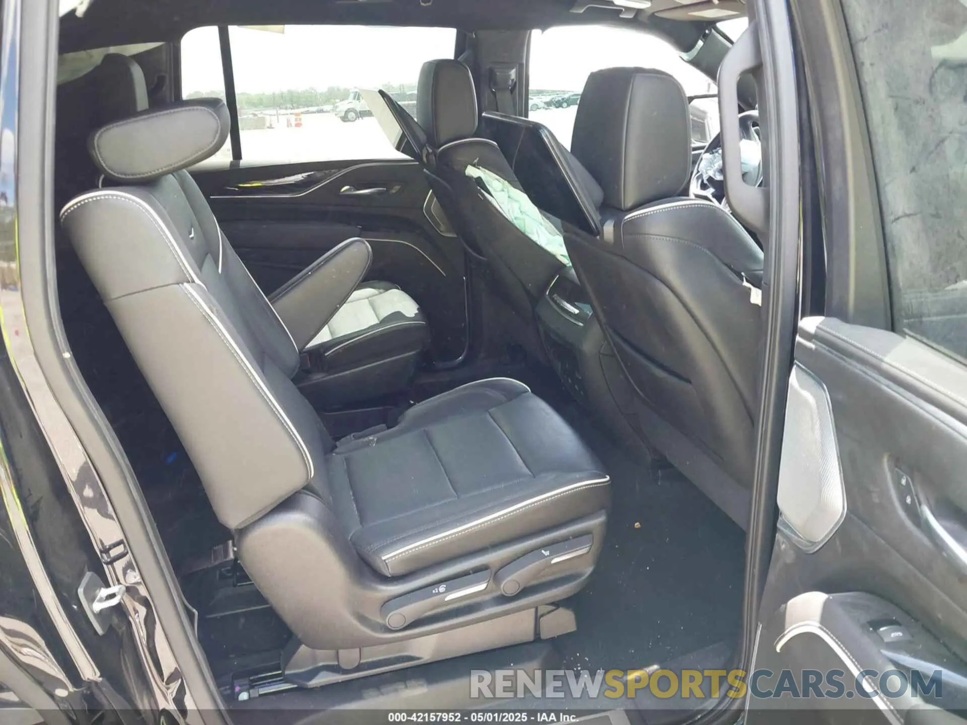 8 fotografías del automóvil dañado 1GYS4PKLXMR275092 CADILLAC ESCALADE ESV 2021