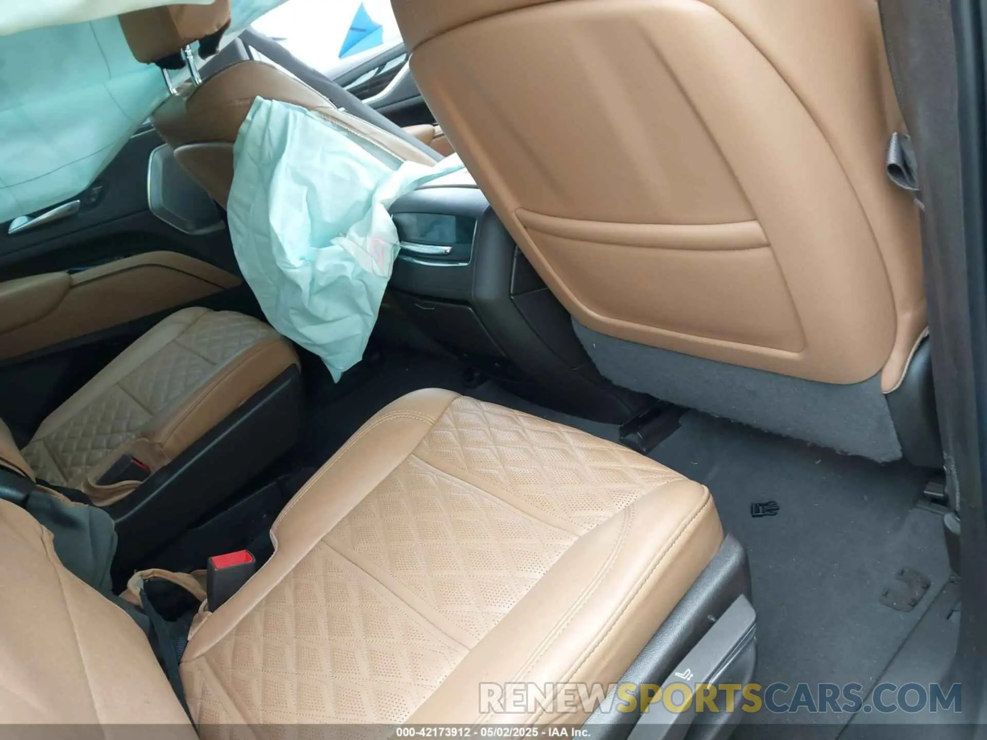 8 fotografías del automóvil dañado 1GYS4PKL2NR208245 CADILLAC ESCALADE ESV 2022