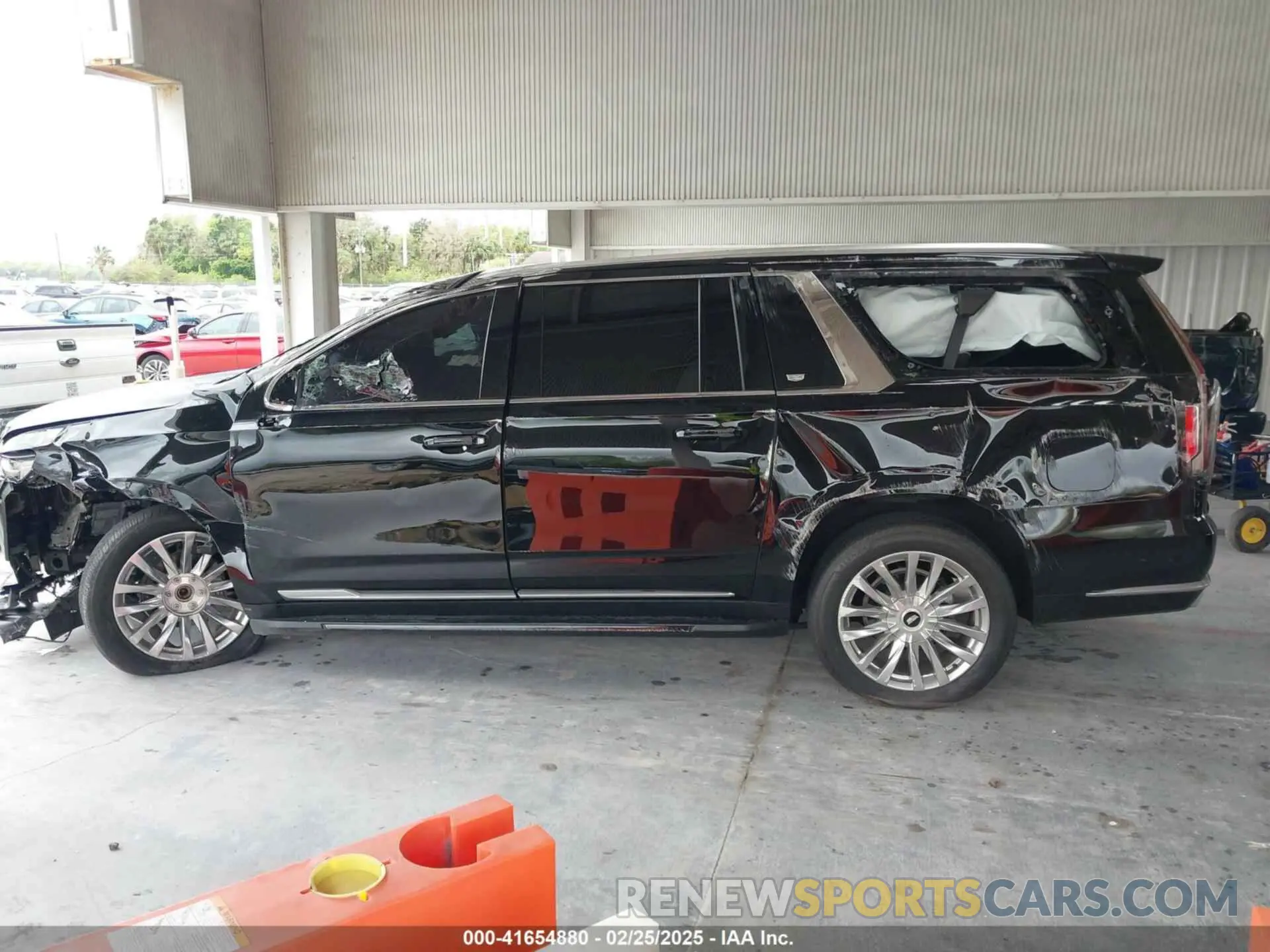 13 fotografías del automóvil dañado 1GYS3KKL9PR480249 CADILLAC ESCALADE ESV 2023