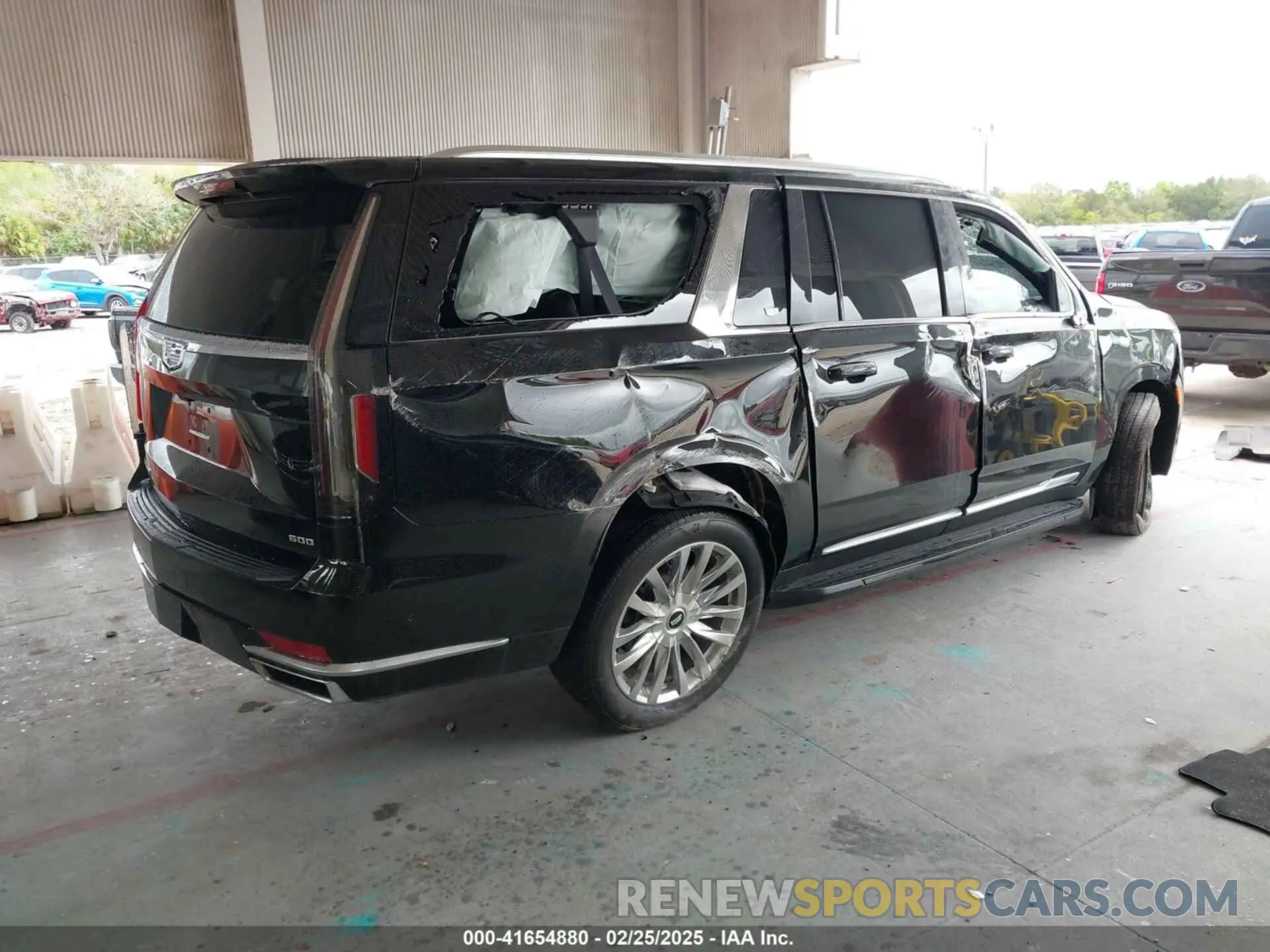 4 fotografías del automóvil dañado 1GYS3KKL9PR480249 CADILLAC ESCALADE ESV 2023