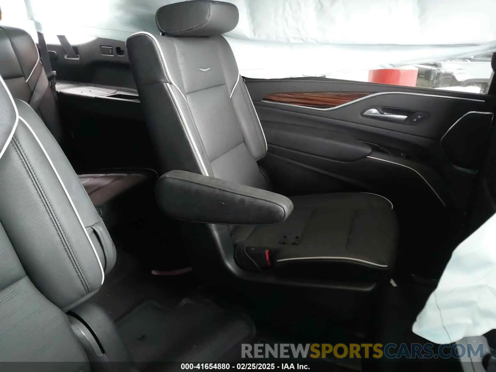 8 fotografías del automóvil dañado 1GYS3KKL9PR480249 CADILLAC ESCALADE ESV 2023