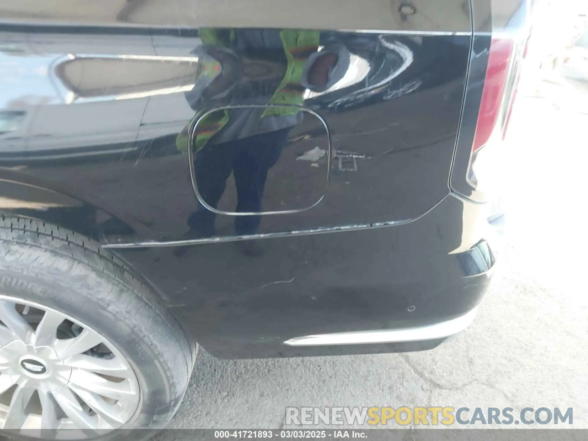 19 fotografías del automóvil dañado 1GYS3KKLXPR251711 CADILLAC ESCALADE ESV 2023