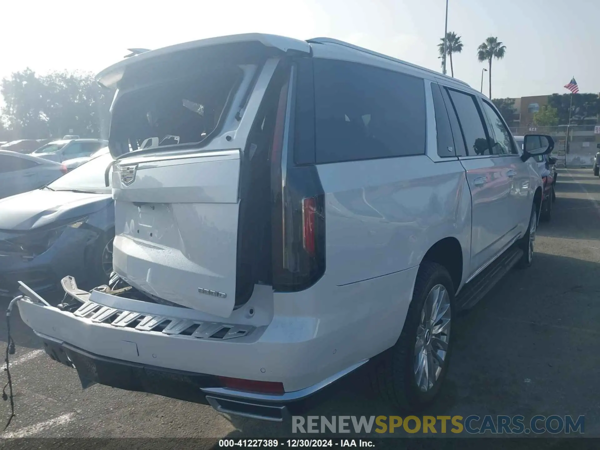 4 fotografías del automóvil dañado 1GYS4LKT2PR396678 CADILLAC ESCALADE ESV 2023