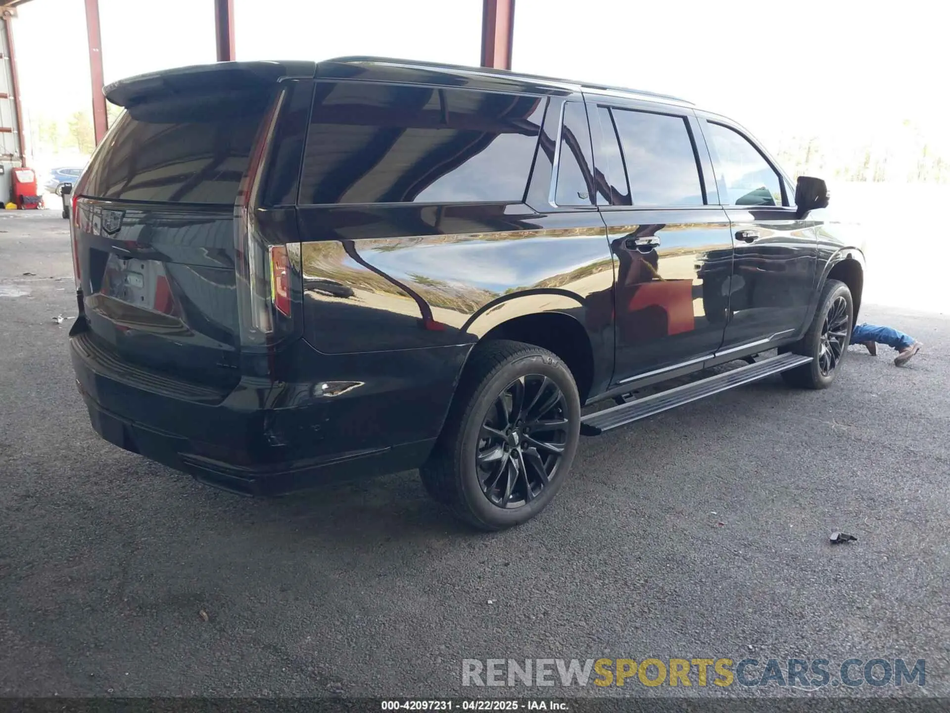 4 fotografías del automóvil dañado 1GYS4RKL8PR219829 CADILLAC ESCALADE ESV 2023