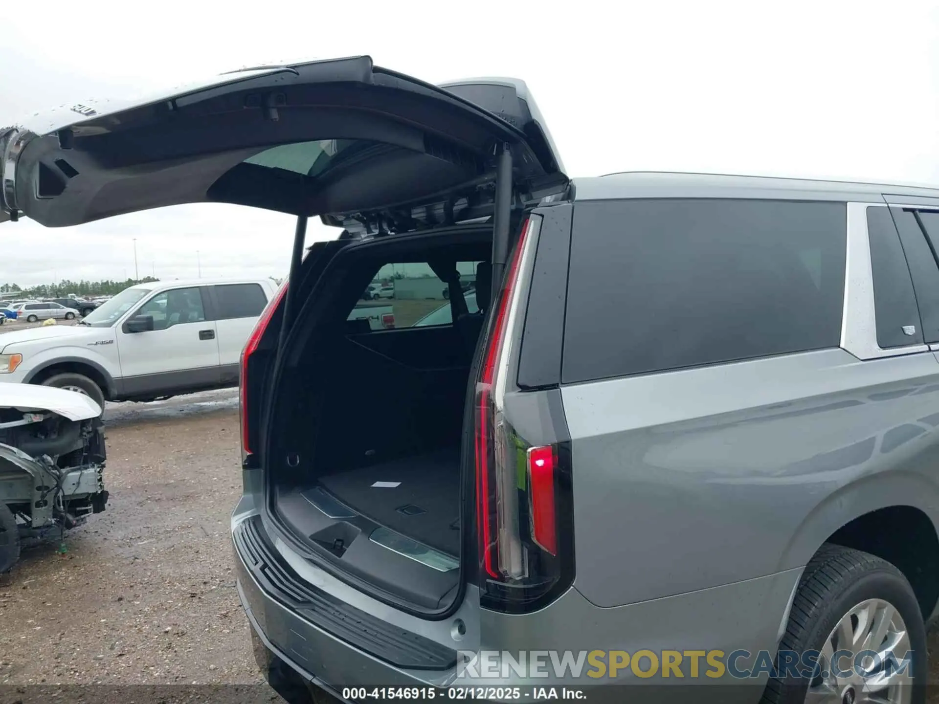 22 fotografías del automóvil dañado 1GYS3KKL7RR218216 CADILLAC ESCALADE ESV 2024
