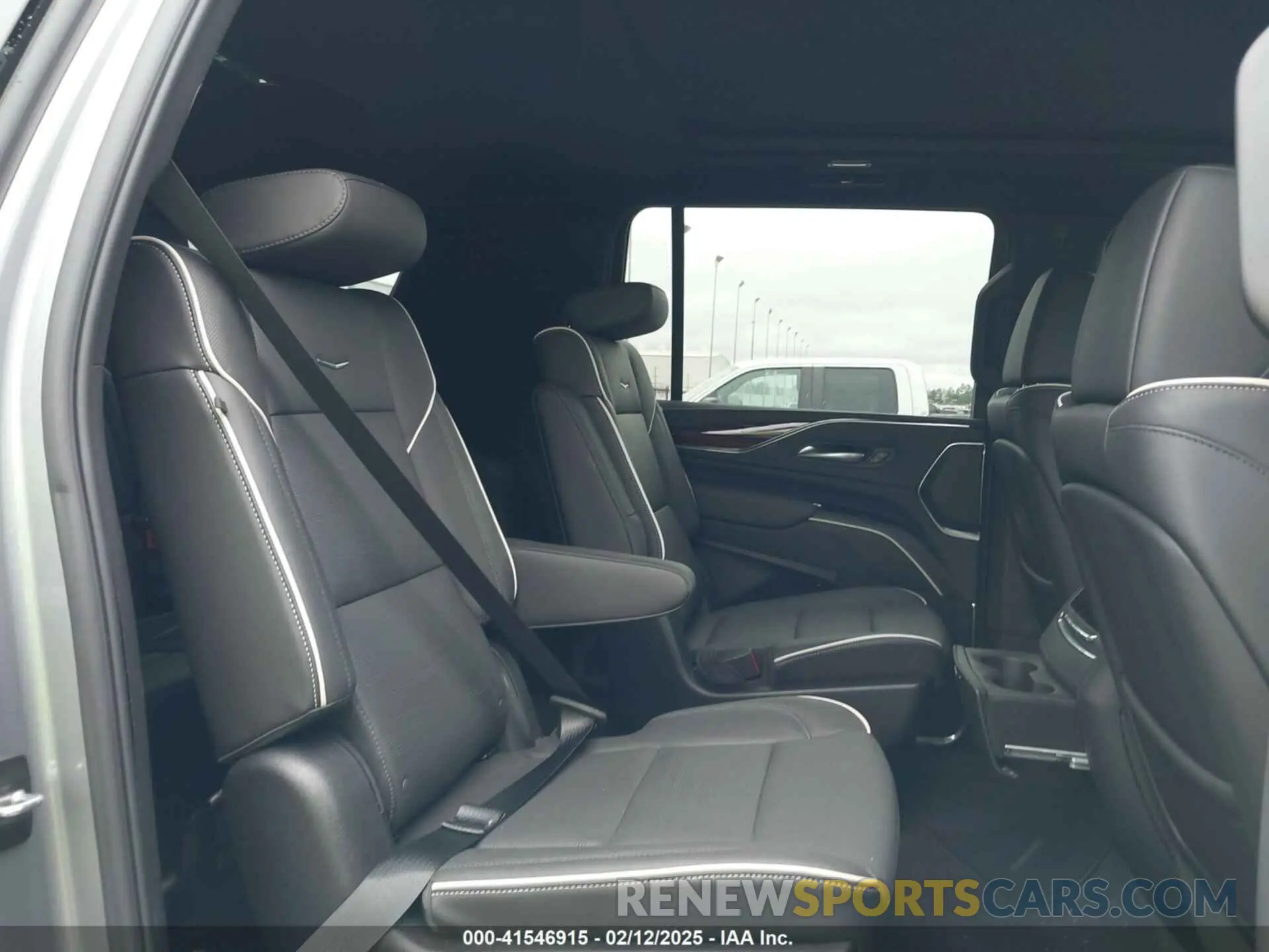 8 fotografías del automóvil dañado 1GYS3KKL7RR218216 CADILLAC ESCALADE ESV 2024