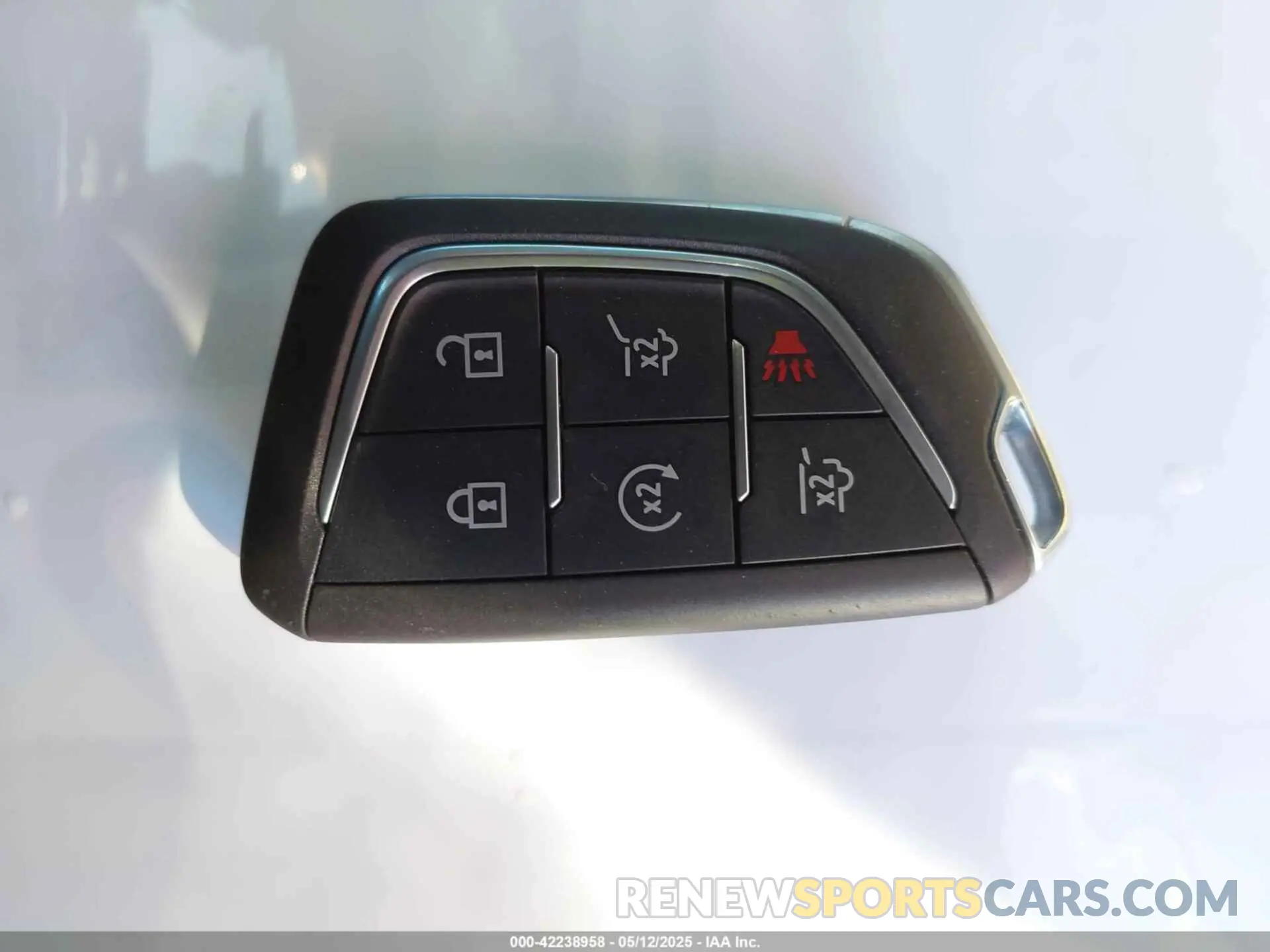 11 fotografías del automóvil dañado 1GYS8RRL3SR105112 CADILLAC ESCALADE ESV 2025