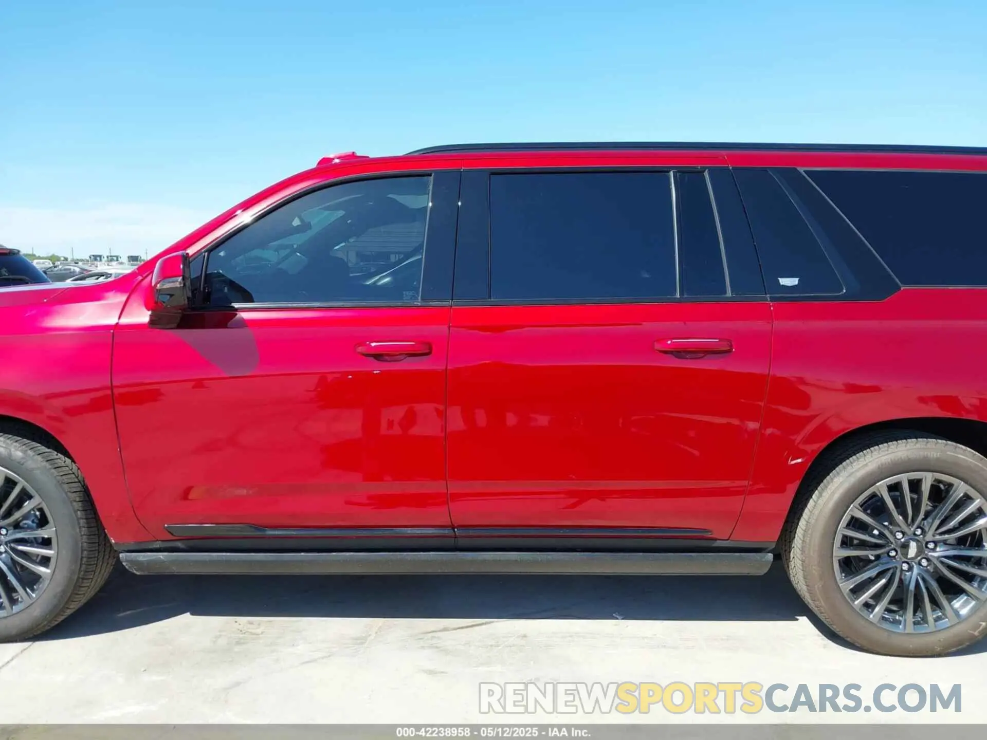 15 fotografías del automóvil dañado 1GYS8RRL3SR105112 CADILLAC ESCALADE ESV 2025