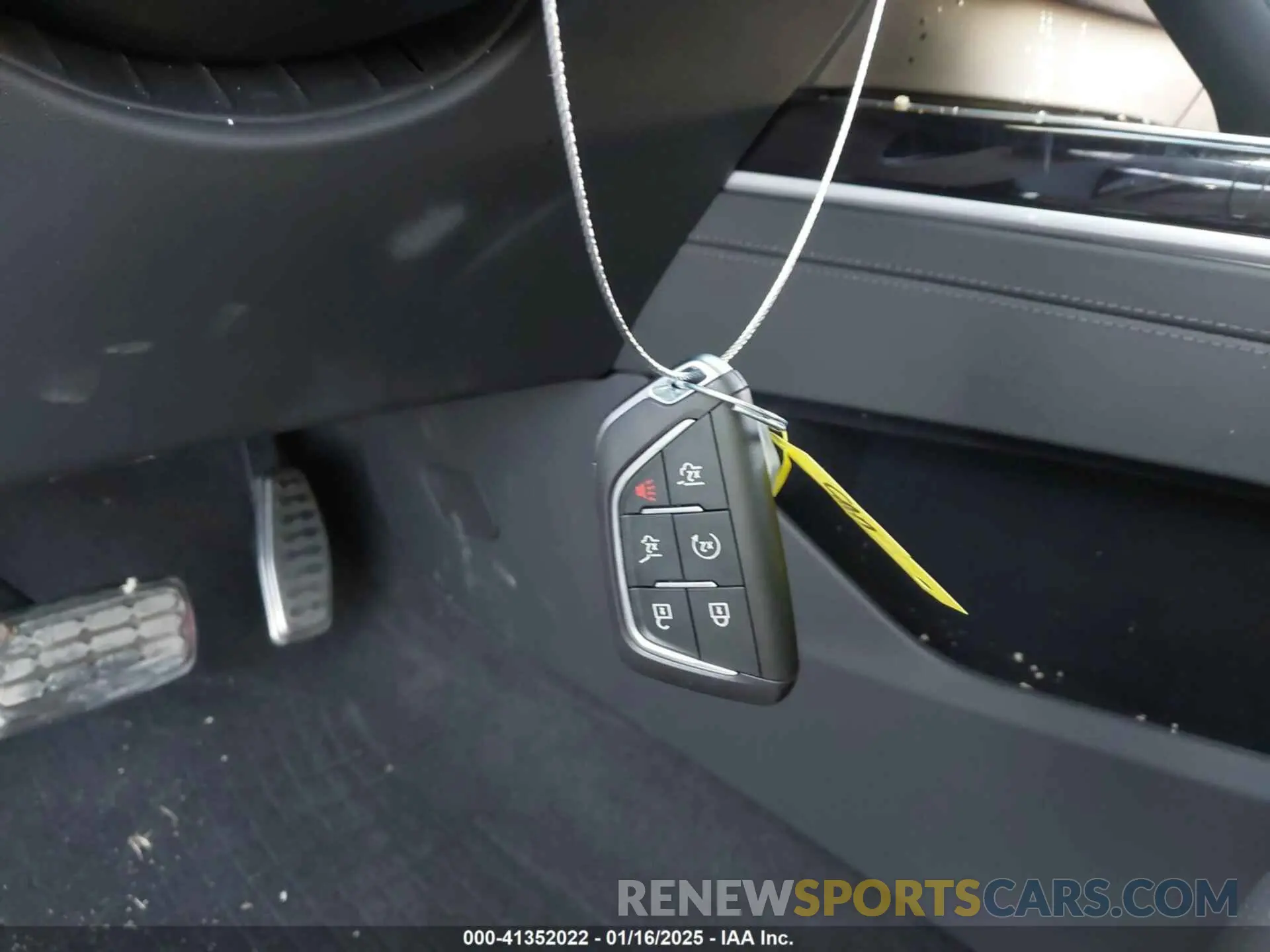 11 fotografías del automóvil dañado 1GYS9PRLXSR129201 CADILLAC ESCALADE ESV 2025