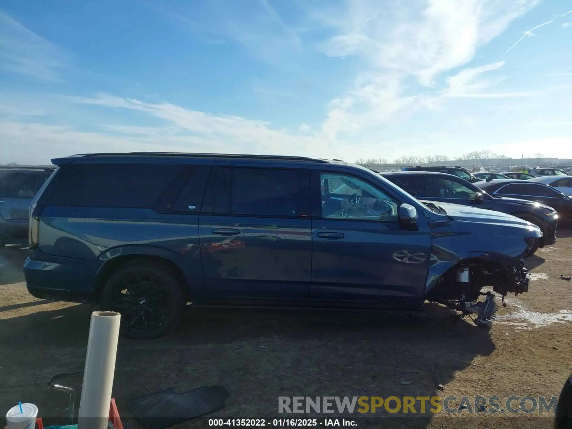 14 fotografías del automóvil dañado 1GYS9PRLXSR129201 CADILLAC ESCALADE ESV 2025