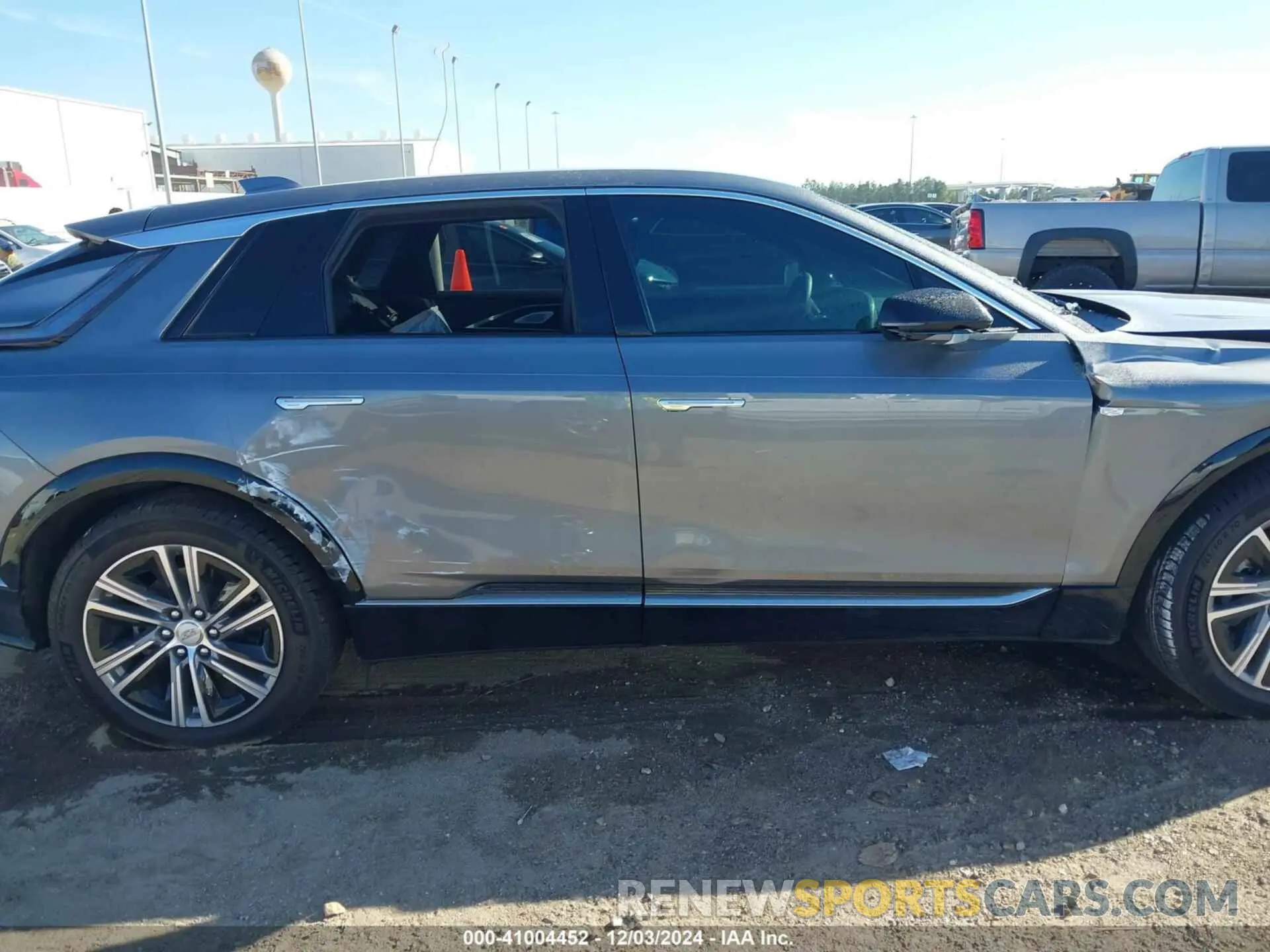 13 fotografías del automóvil dañado 1GYKPMRK4PZ001099 CADILLAC LYRIQ 2023
