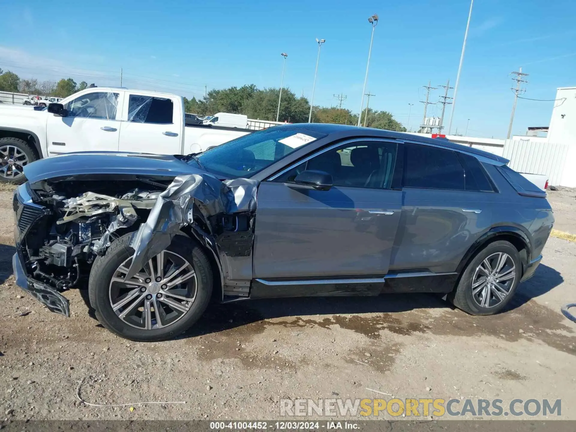 14 fotografías del automóvil dañado 1GYKPMRK4PZ001099 CADILLAC LYRIQ 2023