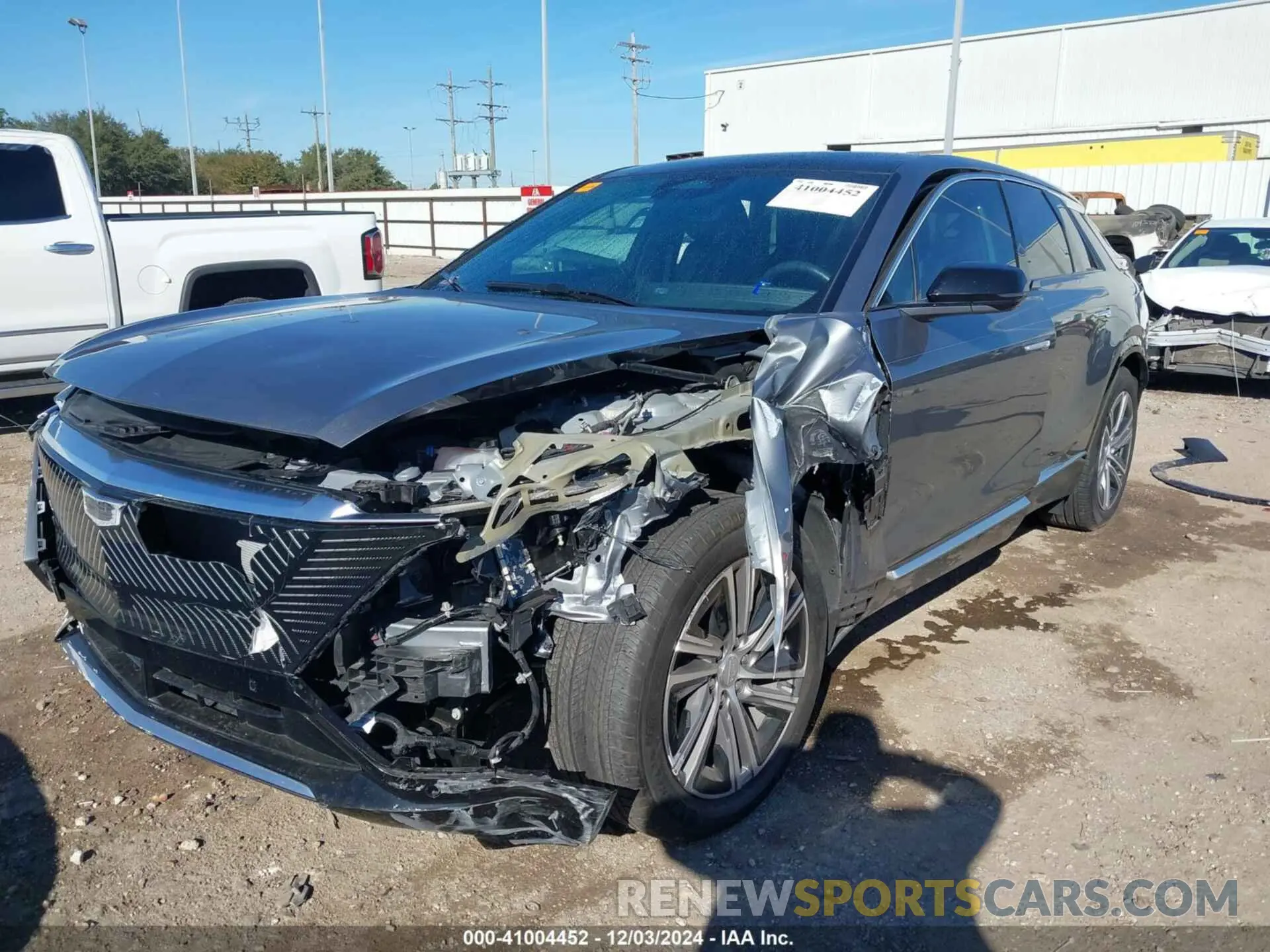 2 fotografías del automóvil dañado 1GYKPMRK4PZ001099 CADILLAC LYRIQ 2023