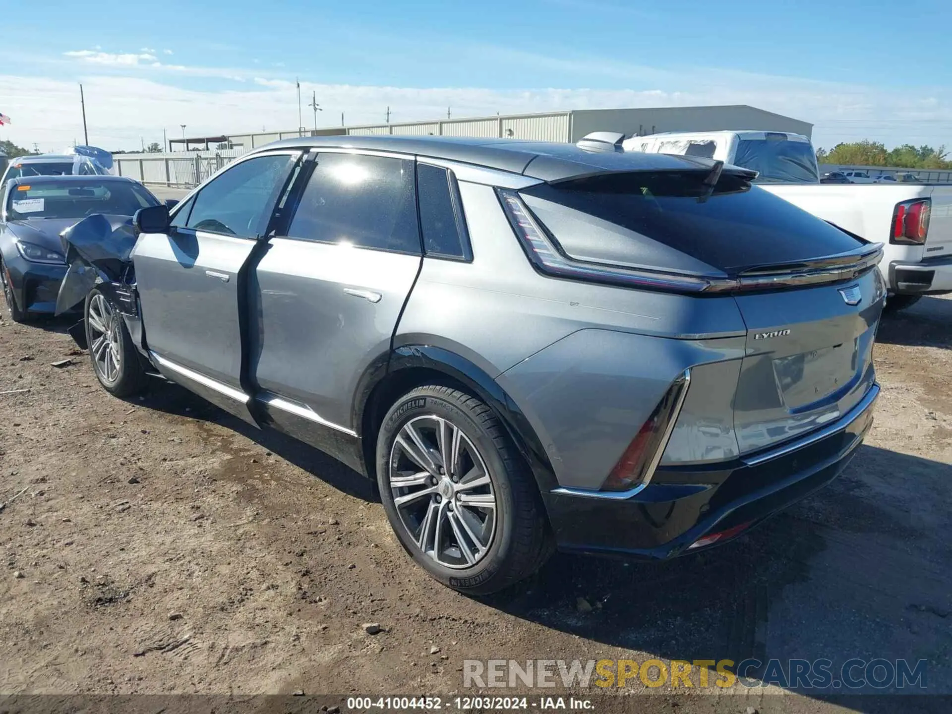 3 fotografías del automóvil dañado 1GYKPMRK4PZ001099 CADILLAC LYRIQ 2023
